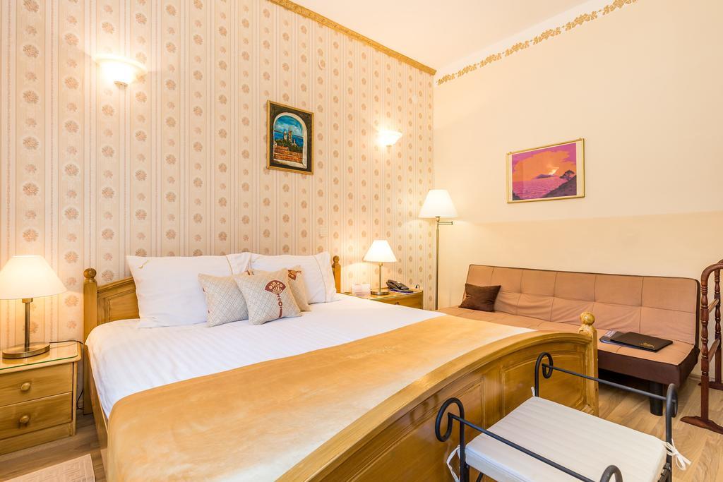 Villas Arbia - Margita Beach Hotel Banjol Exterior photo